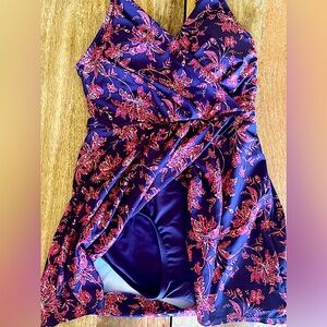 Lands' End Women's One Piece Swimsuit dress - Red and Purple Floral